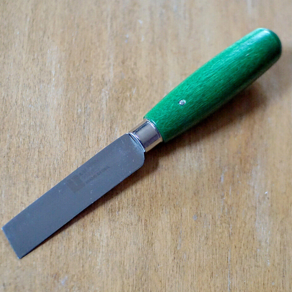 Thin blade reed knife